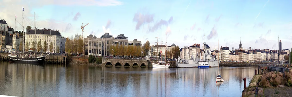 Image Installateur borne de recharge Nantes