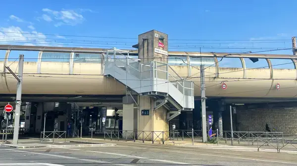 Borne de Recharge EV Installateur borne de recharge Cenon