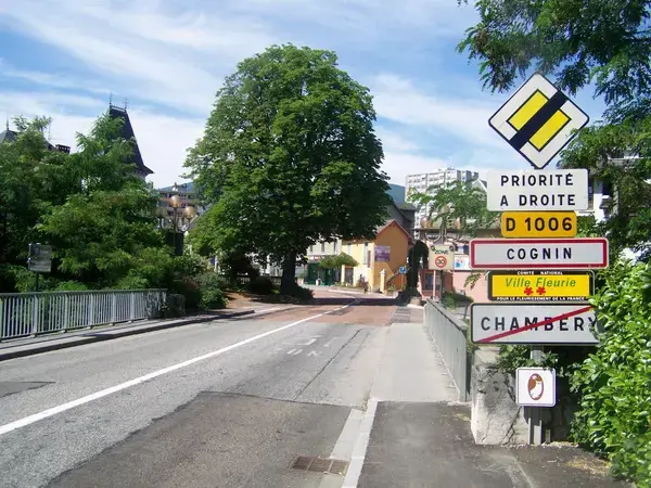 Borne de Recharge EV Installateur borne de recharge Cognin