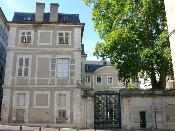 Borne de Recharge EV Installateur borne de recharge Lot